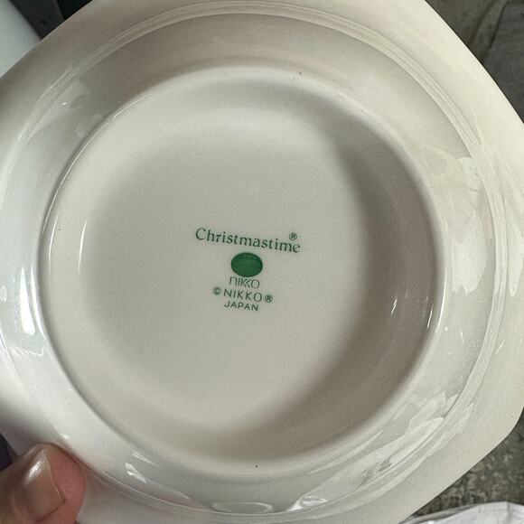 NIKKO Christmas Time Octagon Serving Bowls Set Of 4 Christmas Tree Presents 7" - Picture 4 of 9